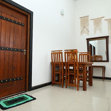 Sujee'S Guest House With Two Bed Rooms Anuradhapura Eksteriør bilde
