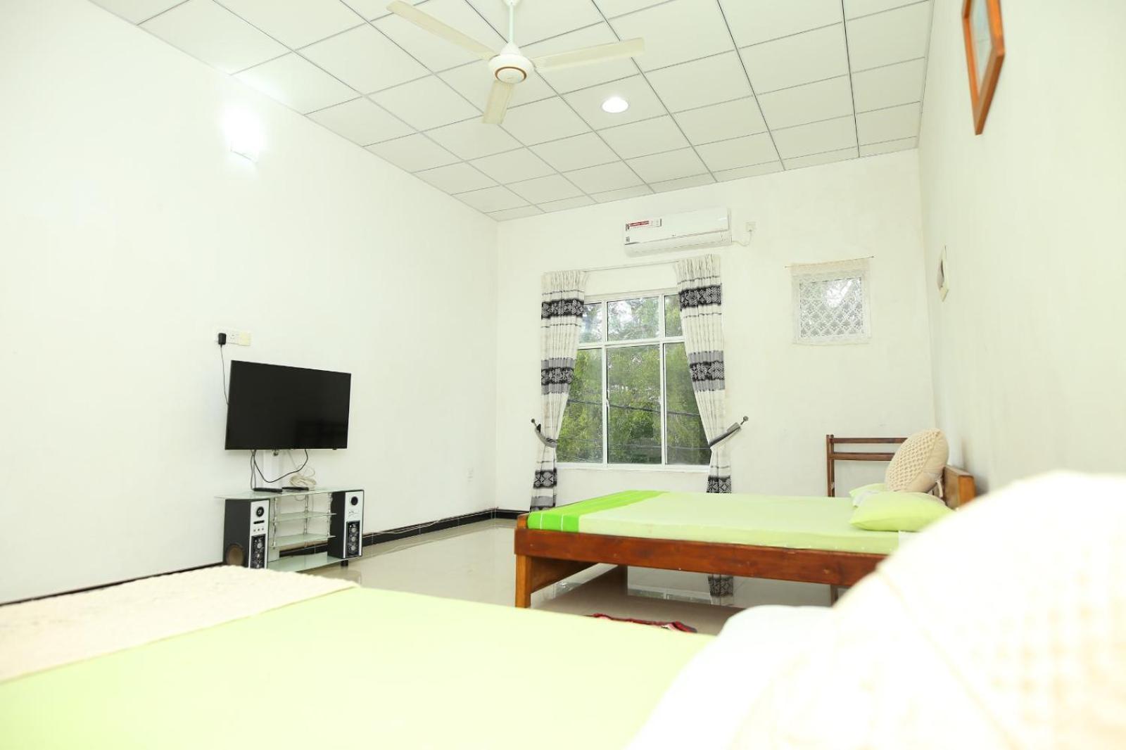 Sujee'S Guest House With Two Bed Rooms Anuradhapura Eksteriør bilde
